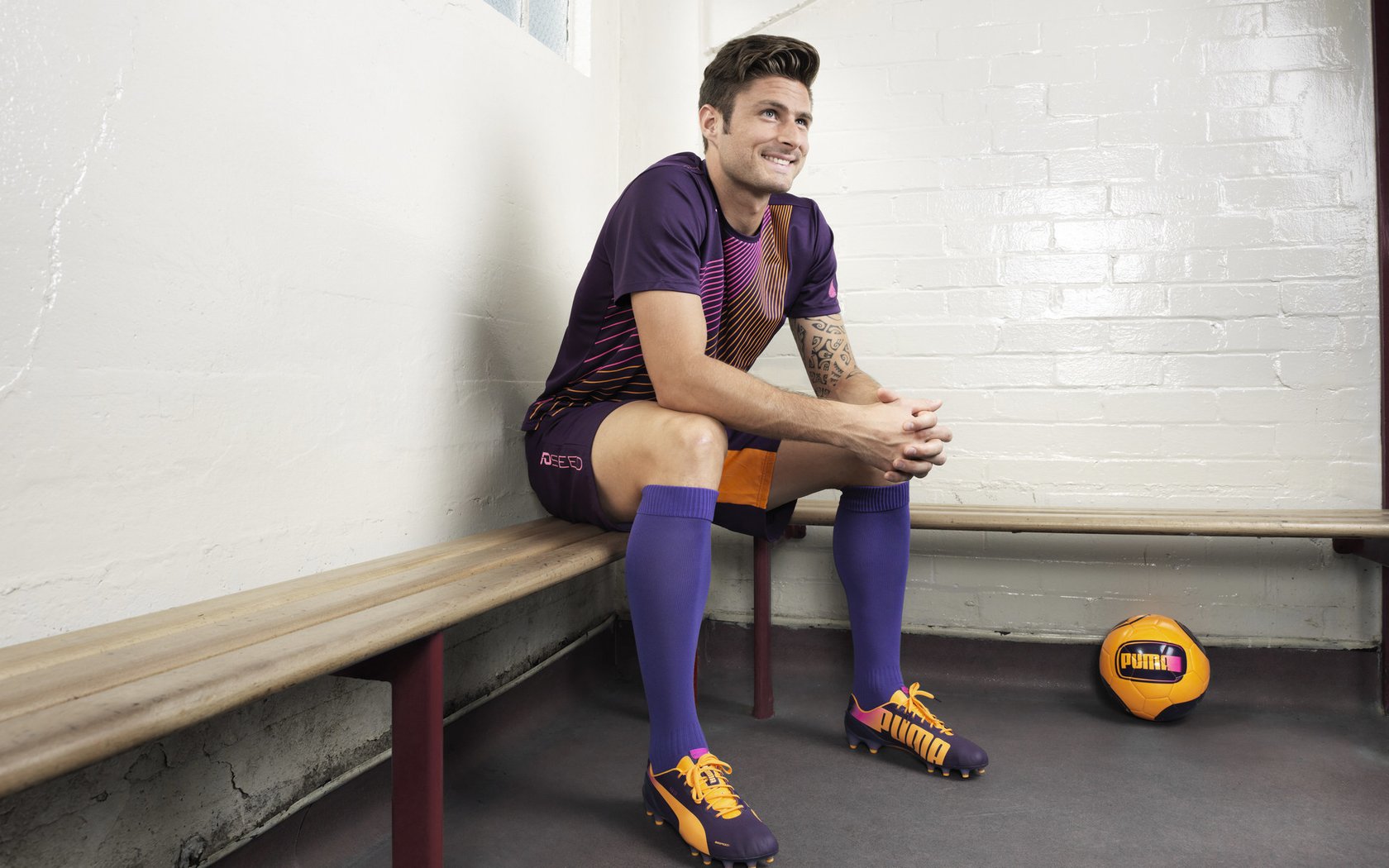 开云APP-特色篮球赛场氛围营造日益提升，打造城市文化新地标，篮球赛场布置